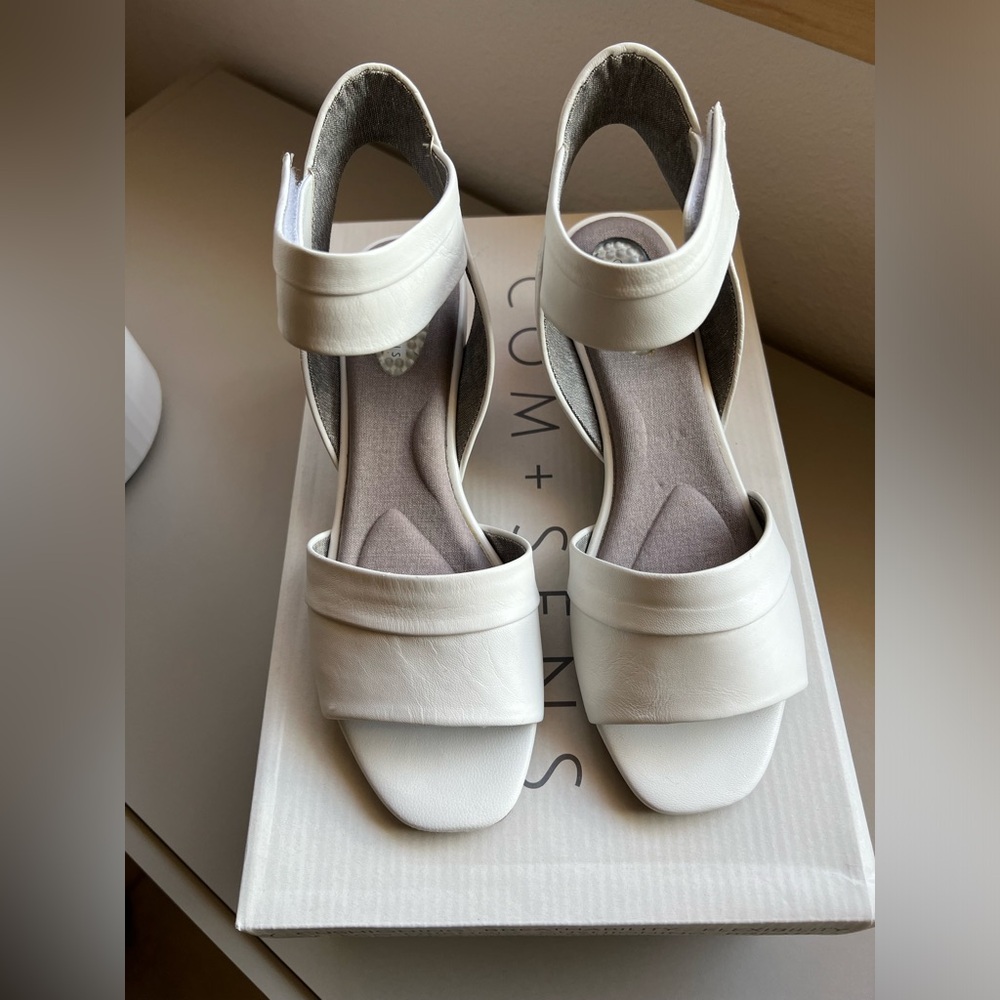 Com+Sens White Sandals Size 7